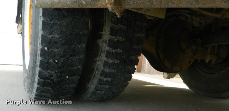 image for item K2556 1984 GMC Savanna C7000 rescue vehicle