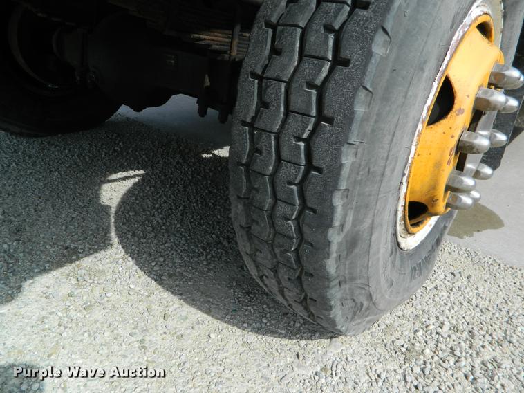 image for item K2556 1984 GMC Savanna C7000 rescue vehicle