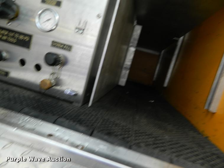 image for item K2556 1984 GMC Savanna C7000 rescue vehicle