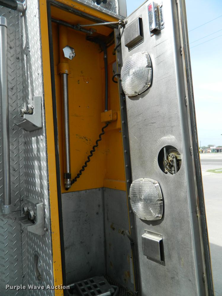 image for item K2556 1984 GMC Savanna C7000 rescue vehicle