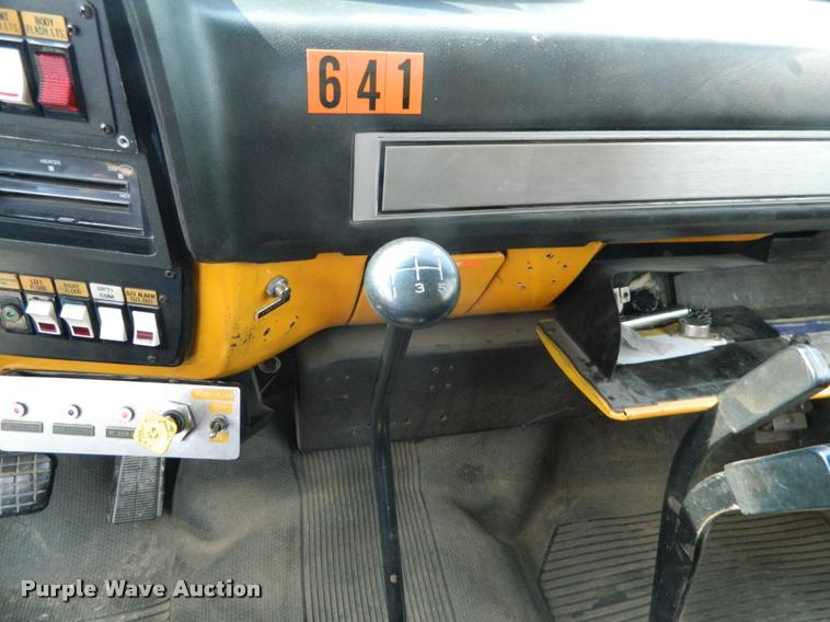 image for item K2556 1984 GMC Savanna C7000 rescue vehicle