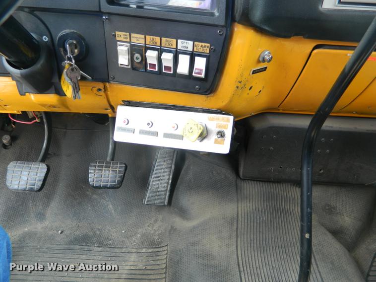 image for item K2556 1984 GMC Savanna C7000 rescue vehicle