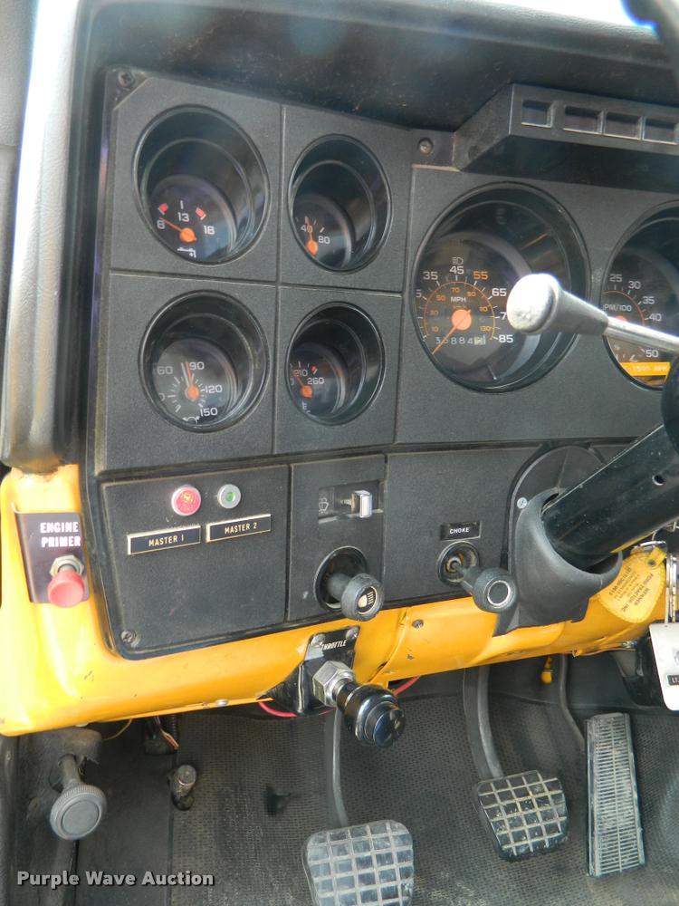 image for item K2556 1984 GMC Savanna C7000 rescue vehicle