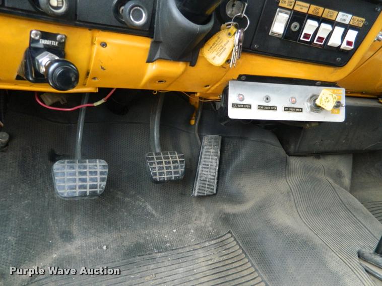 image for item K2556 1984 GMC Savanna C7000 rescue vehicle