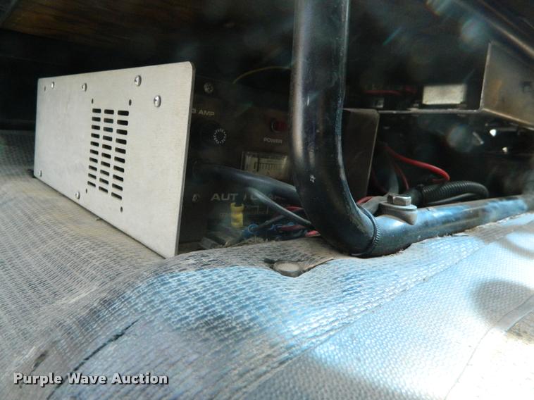 image for item K2556 1984 GMC Savanna C7000 rescue vehicle