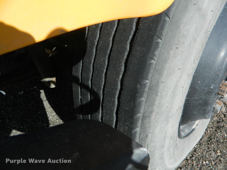 image for item K2747 1996 International 3800 school bus