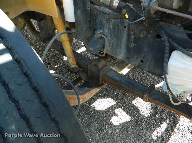 image for item K2747 1996 International 3800 school bus