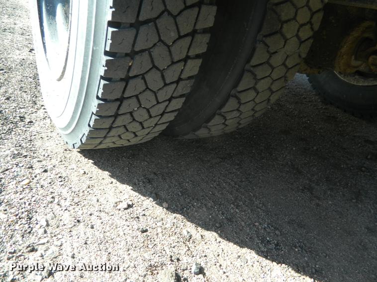 image for item K2747 1996 International 3800 school bus