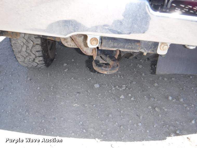 image for item K5997 2004 Chevrolet Silverado 3500 flatbed pickup truck