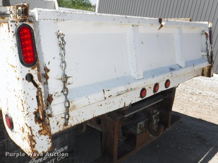 image for item K5997 2004 Chevrolet Silverado 3500 flatbed pickup truck