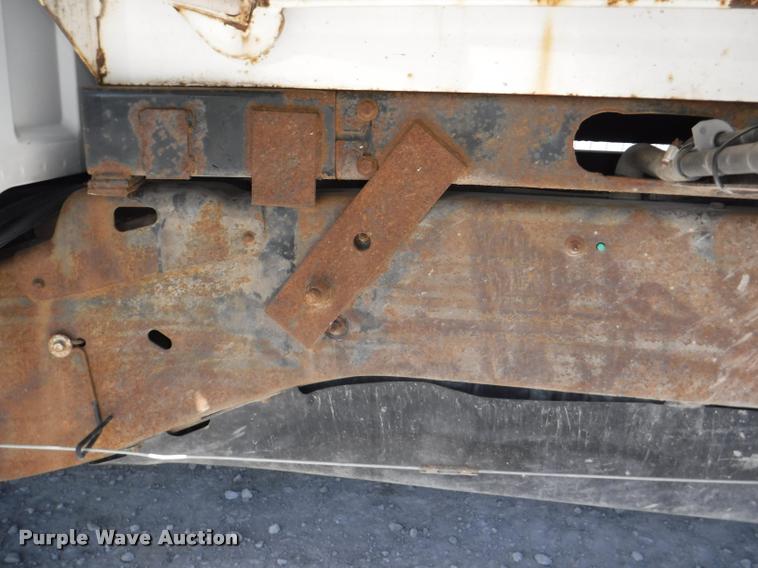 image for item K5997 2004 Chevrolet Silverado 3500 flatbed pickup truck