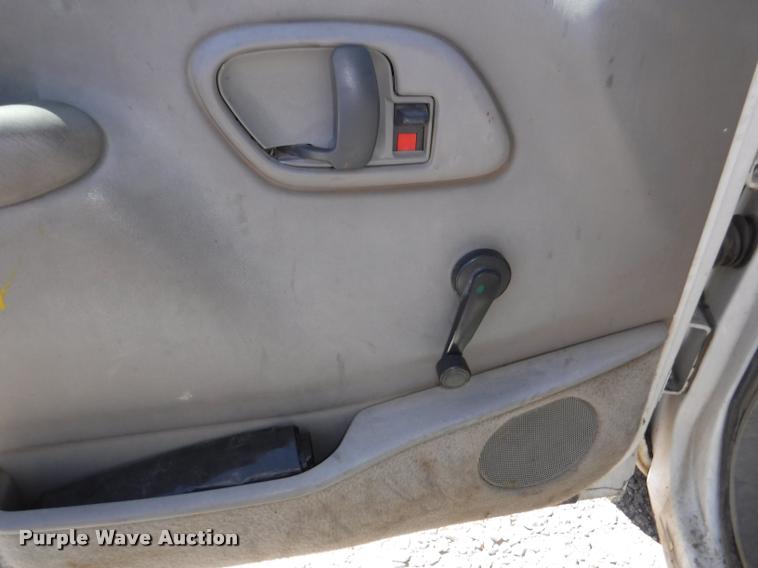 image for item K5998 1999 Chevrolet 3500 flatbed pickup truck