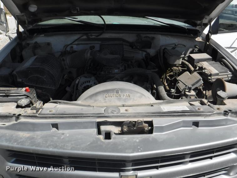 image for item K5998 1999 Chevrolet 3500 flatbed pickup truck