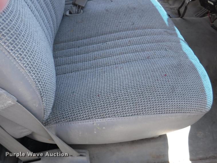 image for item K5998 1999 Chevrolet 3500 flatbed pickup truck