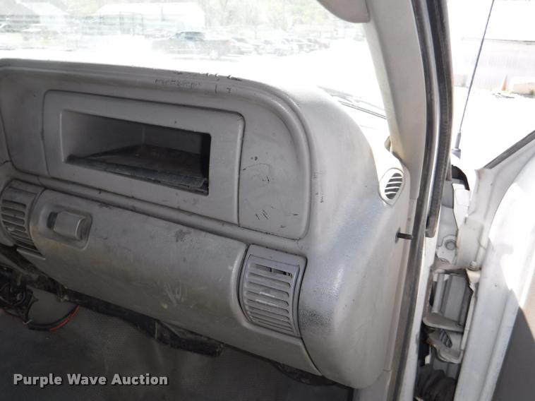 image for item K5998 1999 Chevrolet 3500 flatbed pickup truck