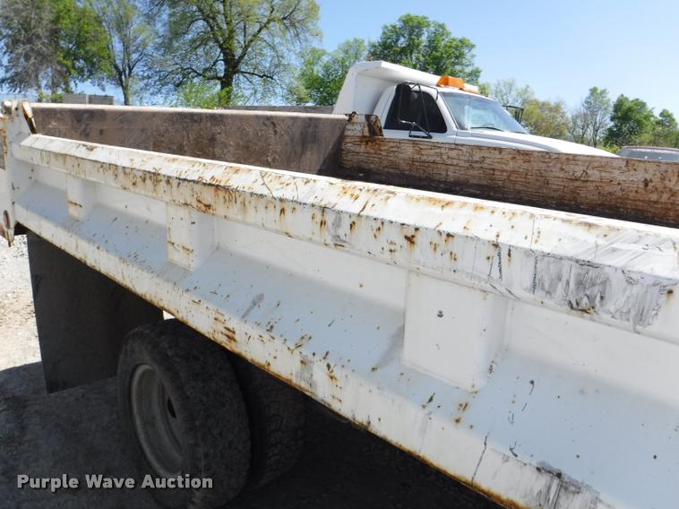 image for item K5998 1999 Chevrolet 3500 flatbed pickup truck