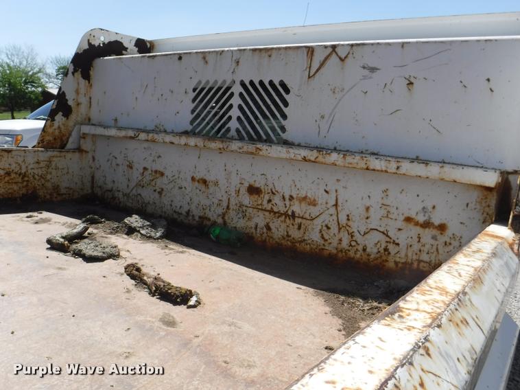 image for item K5998 1999 Chevrolet 3500 flatbed pickup truck