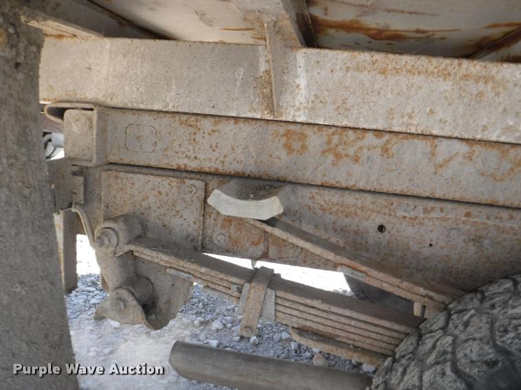 image for item K5998 1999 Chevrolet 3500 flatbed pickup truck