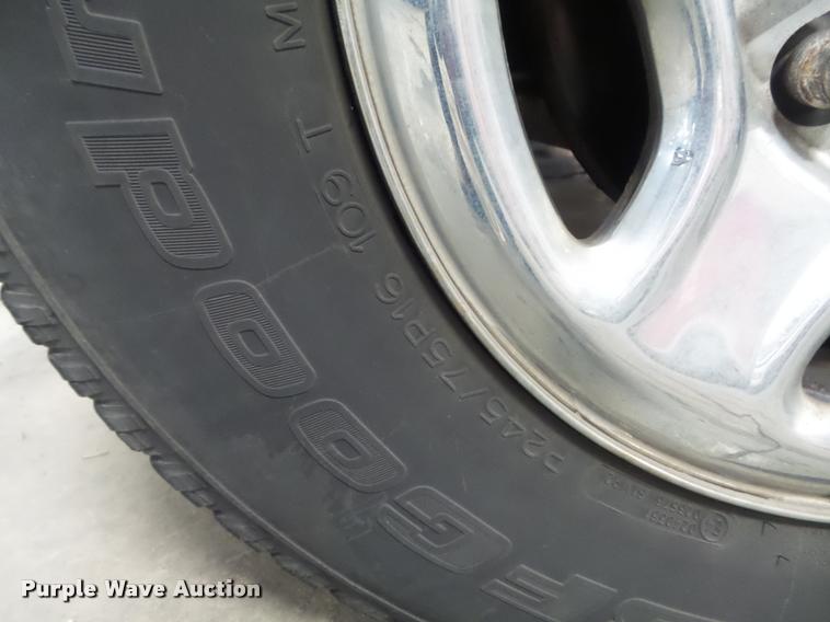 image for item K7644 2001 Chevrolet Tahoe SUV