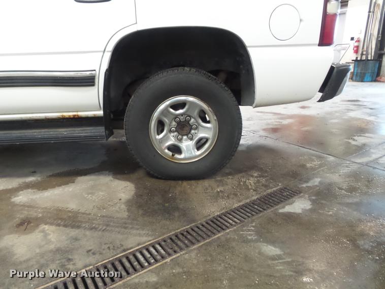 image for item K7644 2001 Chevrolet Tahoe SUV