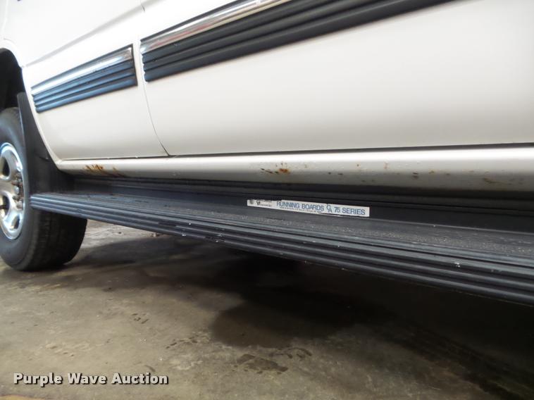 image for item K7644 2001 Chevrolet Tahoe SUV