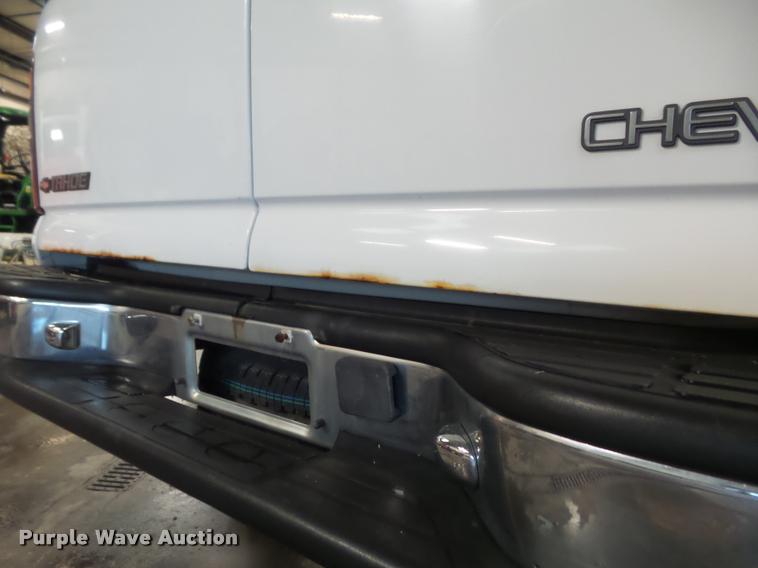 image for item K7644 2001 Chevrolet Tahoe SUV