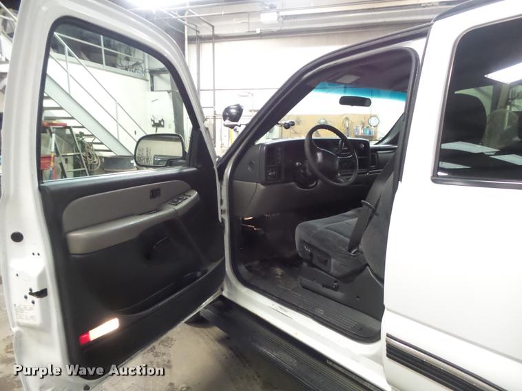 image for item K7644 2001 Chevrolet Tahoe SUV