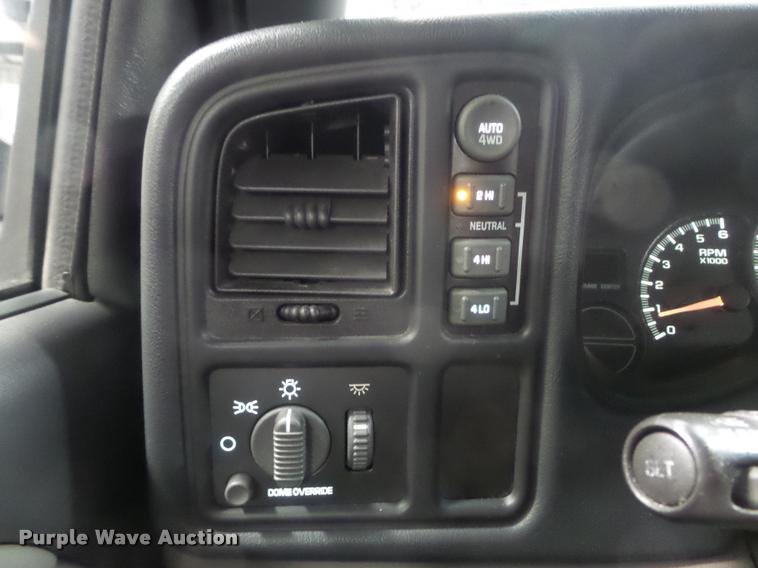 image for item K7644 2001 Chevrolet Tahoe SUV