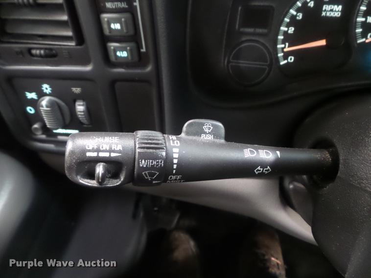 image for item K7644 2001 Chevrolet Tahoe SUV