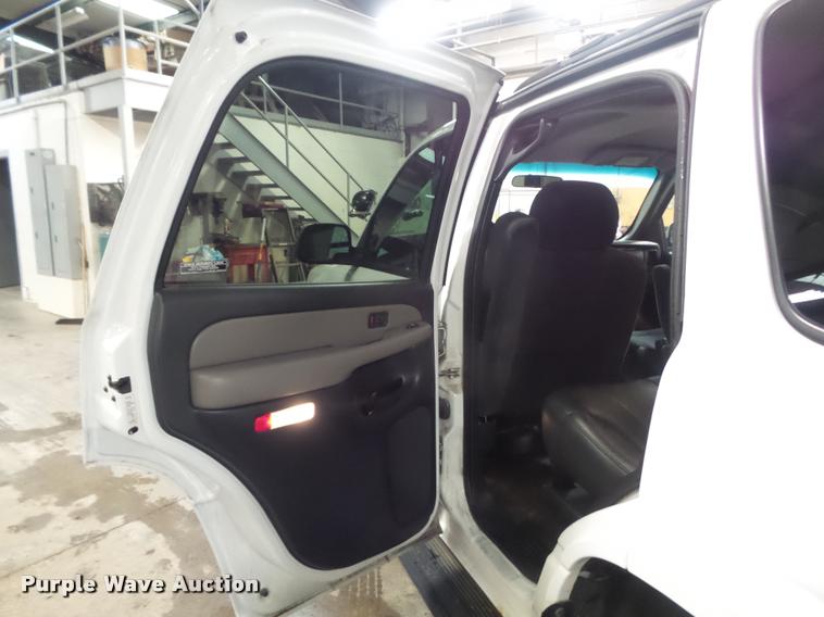 image for item K7644 2001 Chevrolet Tahoe SUV