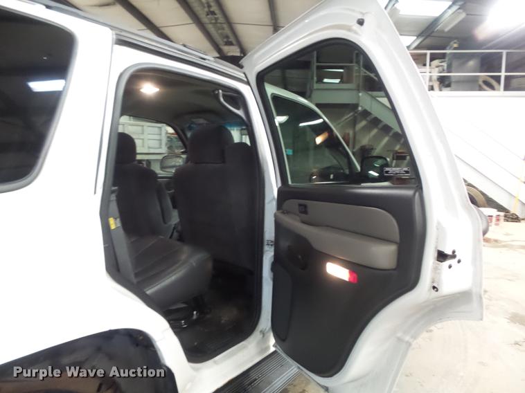 image for item K7644 2001 Chevrolet Tahoe SUV