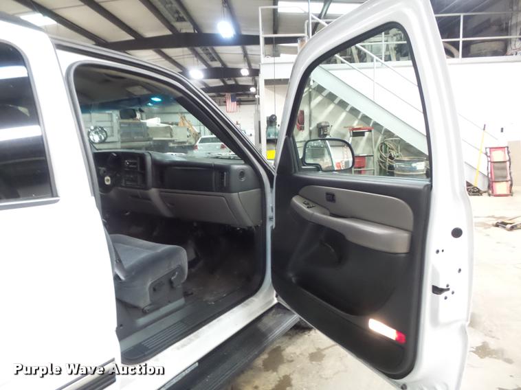 image for item K7644 2001 Chevrolet Tahoe SUV