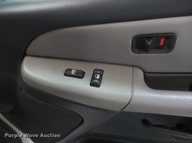 image for item K7644 2001 Chevrolet Tahoe SUV