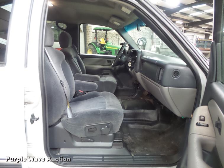 image for item K7644 2001 Chevrolet Tahoe SUV