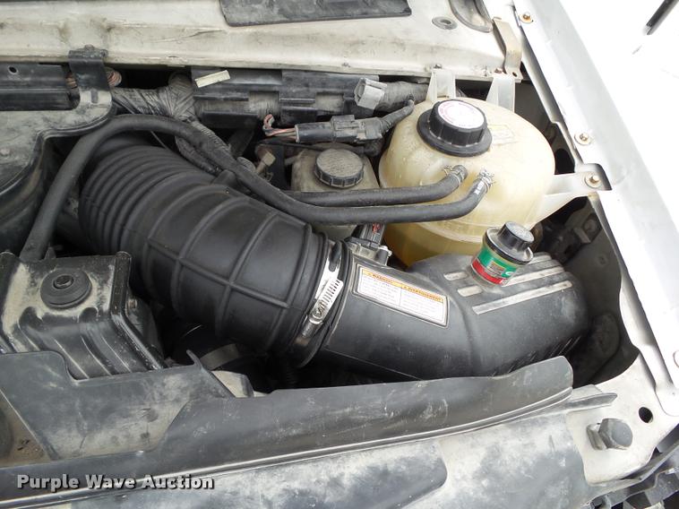 image for item L5538 2005 Ford E450 Super Duty BSSN25 shuttle bus