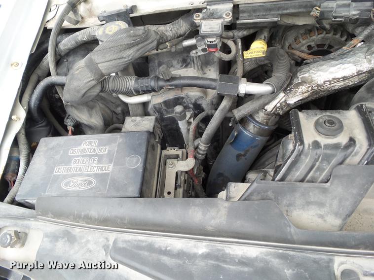 image for item L5538 2005 Ford E450 Super Duty BSSN25 shuttle bus