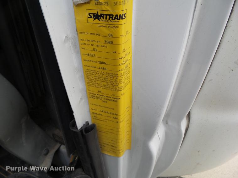 image for item L5538 2005 Ford E450 Super Duty BSSN25 shuttle bus