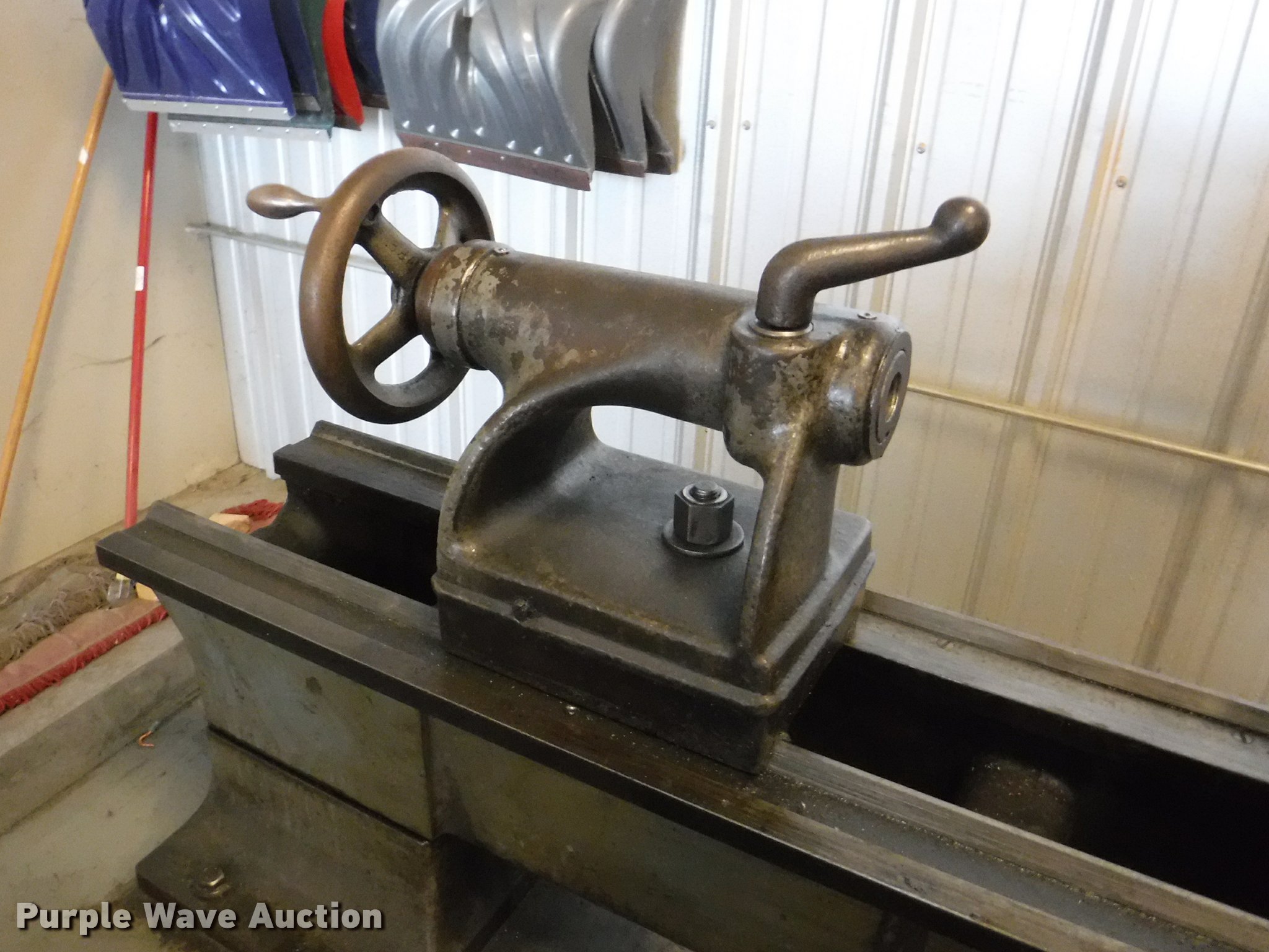 Logan metal lathe in Gardner, KS Item DJ9117 sold Purple Wave