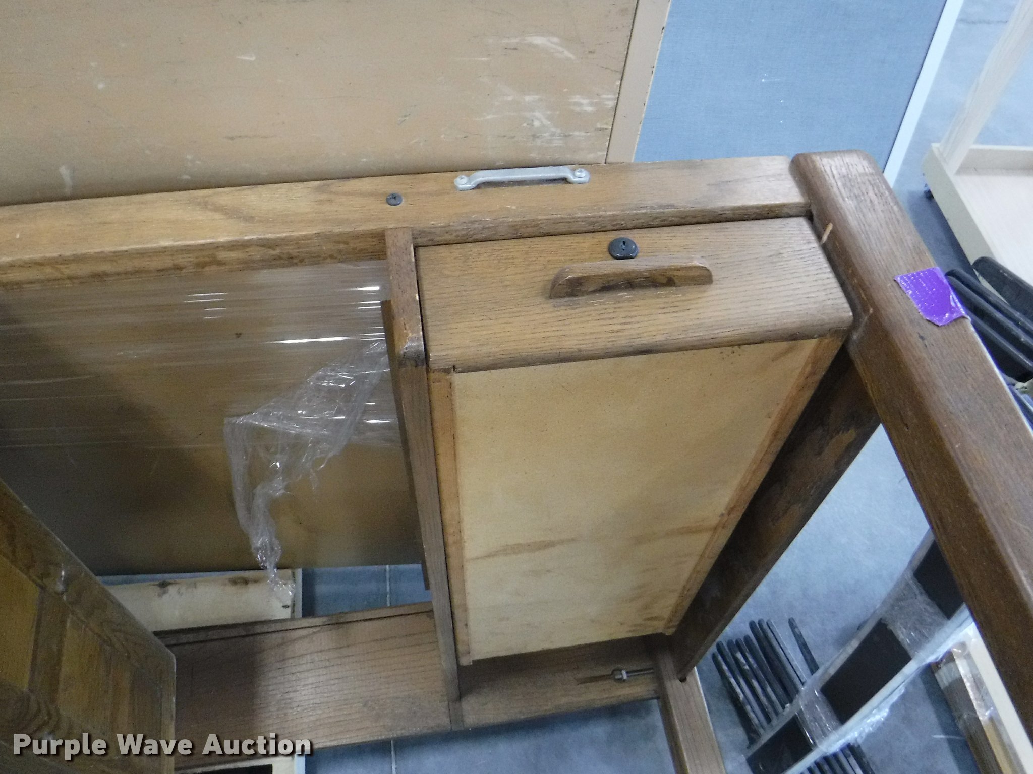 Map drawer table in Gardner, KS Item DJ9152 sold Purple Wave