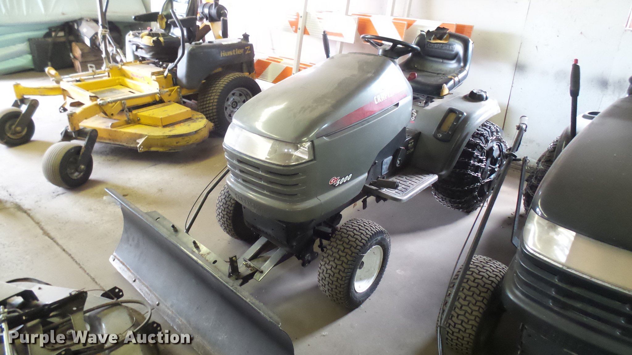 Craftsman GT5000 lawn mower in Larned, KS | Item DM9714 sold | Purple Wave