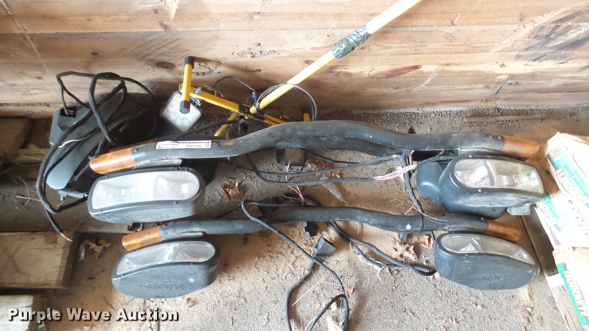 (3) Boss snow plow lights in Newton, KS Item DQ9199 sold Purple Wave