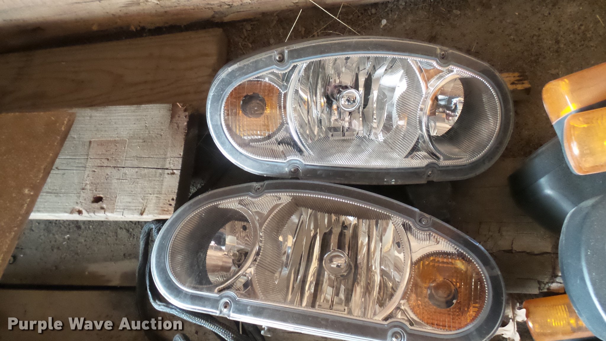 (3) Boss snow plow lights in Newton, KS Item DQ9199 sold Purple Wave