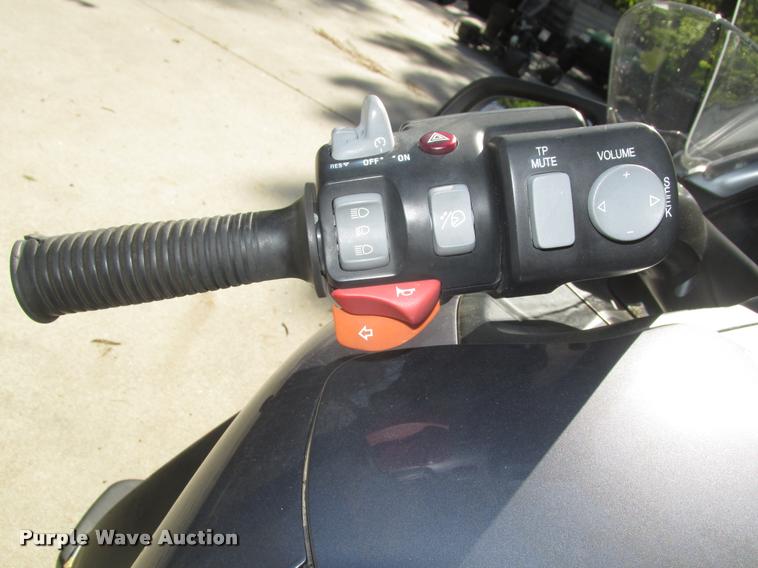 image for item AU9543 1999 BMW 1200LT motorcycle