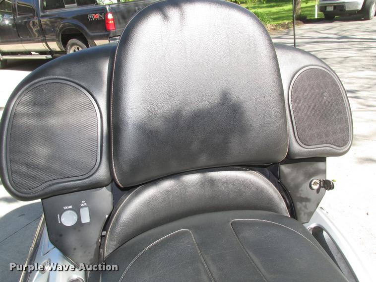 image for item AU9543 1999 BMW 1200LT motorcycle