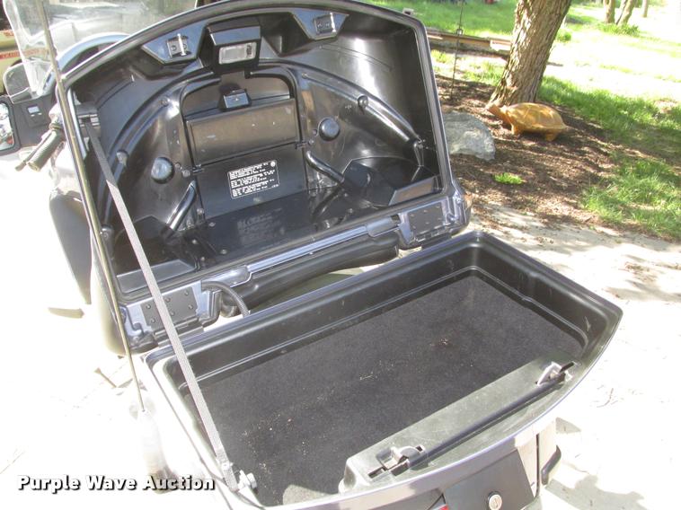 image for item AU9543 1999 BMW 1200LT motorcycle