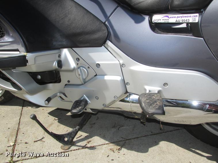 image for item AU9543 1999 BMW 1200LT motorcycle