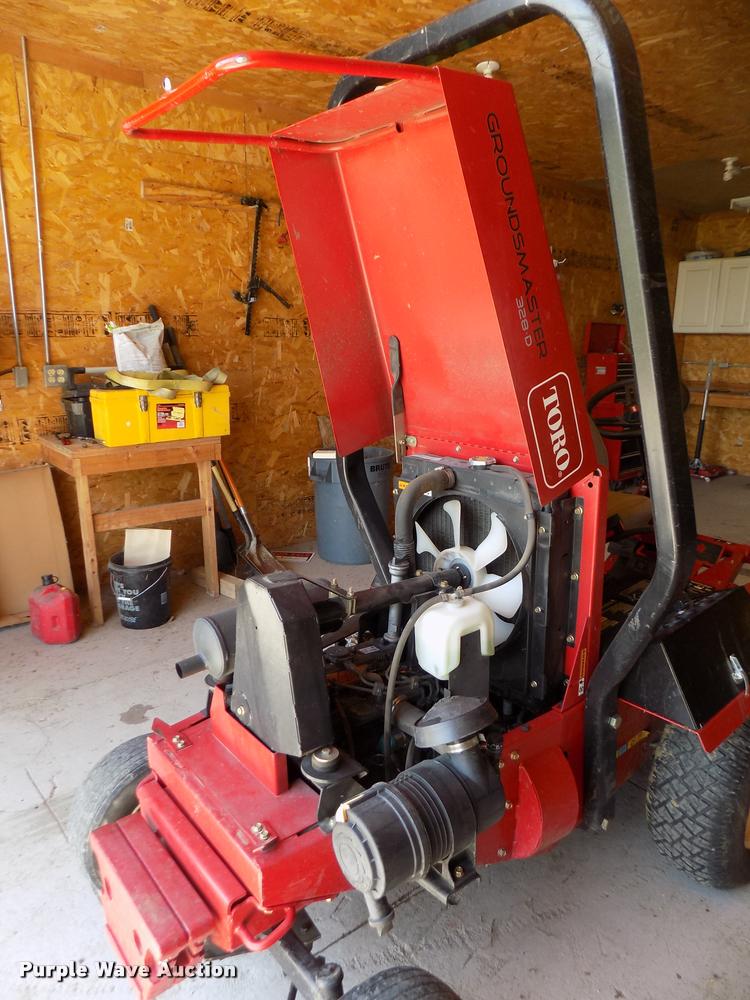 image for item DA0701 2010 Toro Ground Master 328D ZTR lawn mower