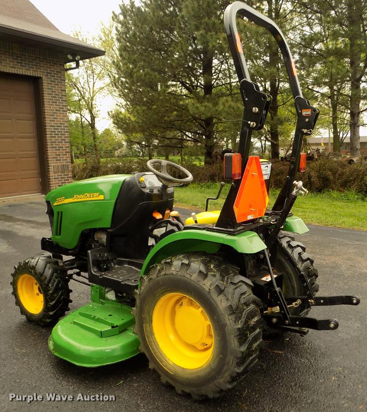 image for item DA0702 2006 John Deere 2320 MFWD tractor