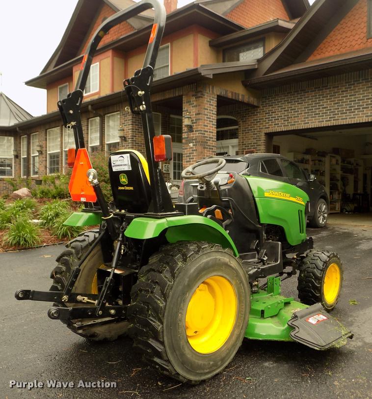 image for item DA0702 2006 John Deere 2320 MFWD tractor