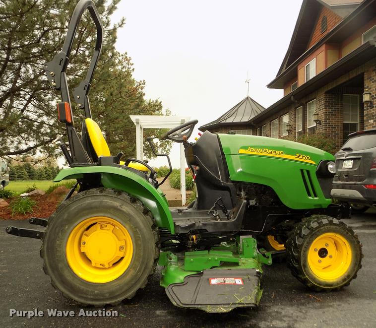image for item DA0702 2006 John Deere 2320 MFWD tractor